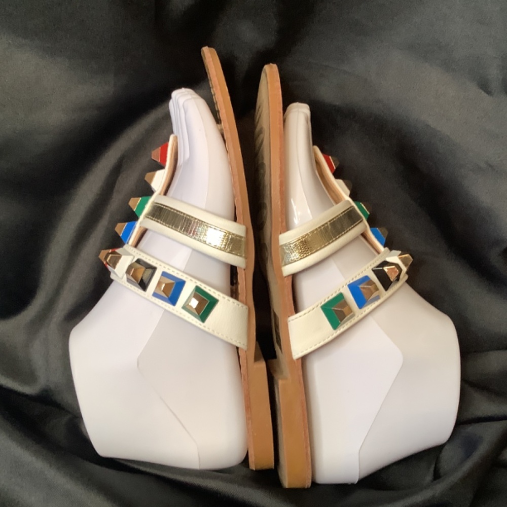 EUC Catherine Malandrino‎ pyramis gold white stud sandals flats sz. 6.5 - Picture 4 of 10